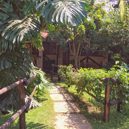 Outpost Lodge Arusha Exterior foto