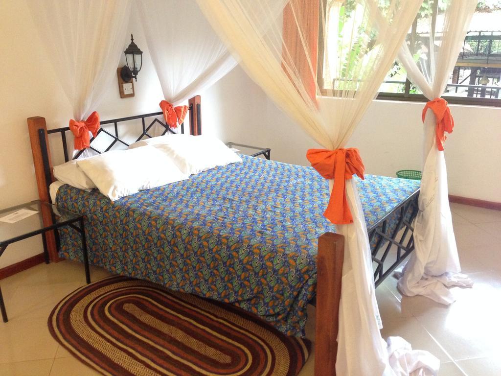 Outpost Lodge Arusha Quarto foto