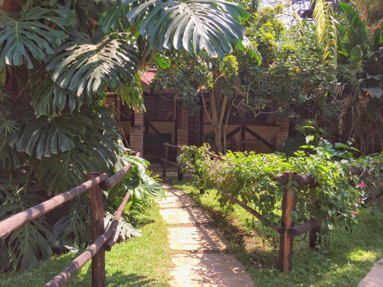 Outpost Lodge Arusha Exterior foto